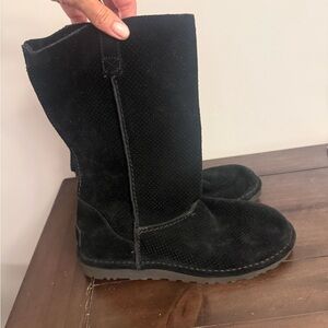 UGG Australia Women’s Black Suede Mid-Calf Boots – Size 8